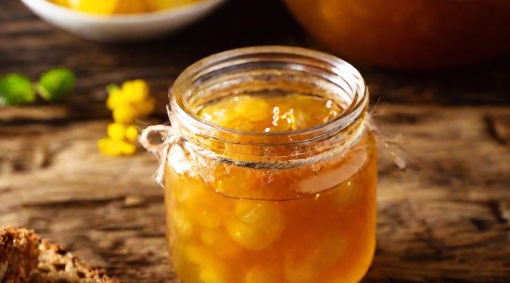 Варення з білої черешні