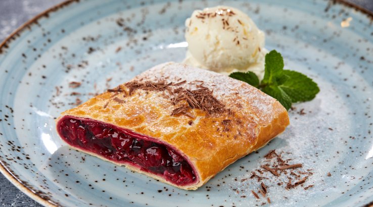 Вишневий штрудель