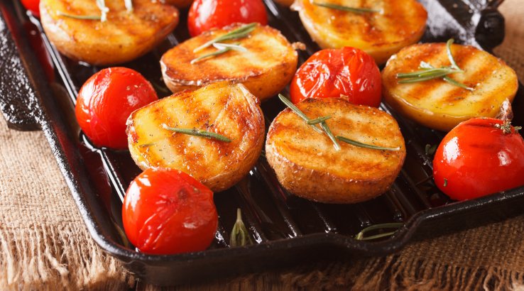 Молода картопля на грилі