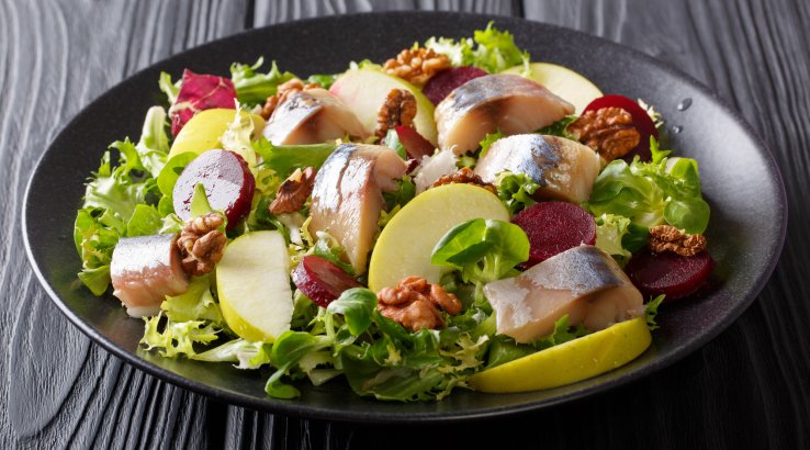 Салат з яблуками і оселедцем - рецепт