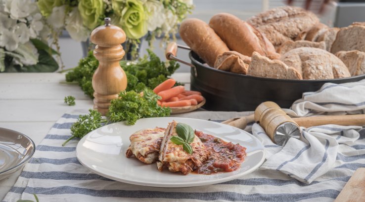 Закуска из баклажанов, помидоров и фасоли.