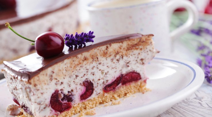 Сирник з маком і вишнями