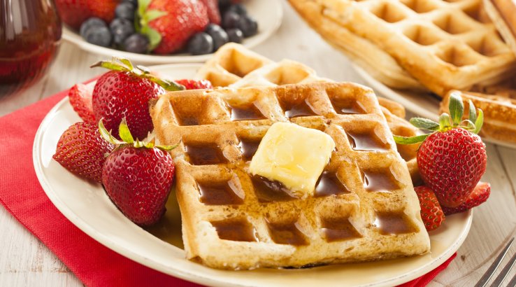 Бельгійські вафлі з полуницею