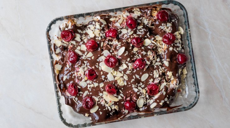 Пляцок з вишнями «Шварцвальд» від Лілії Цвіт