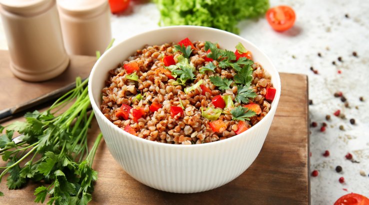 Гречка з маслом і овочами