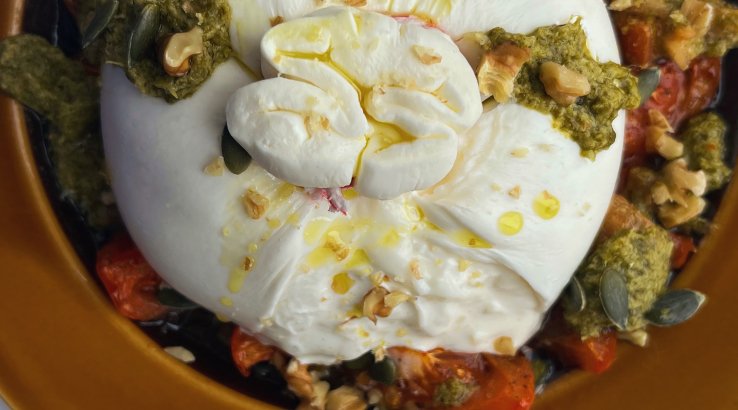 бурата з печеними томатами