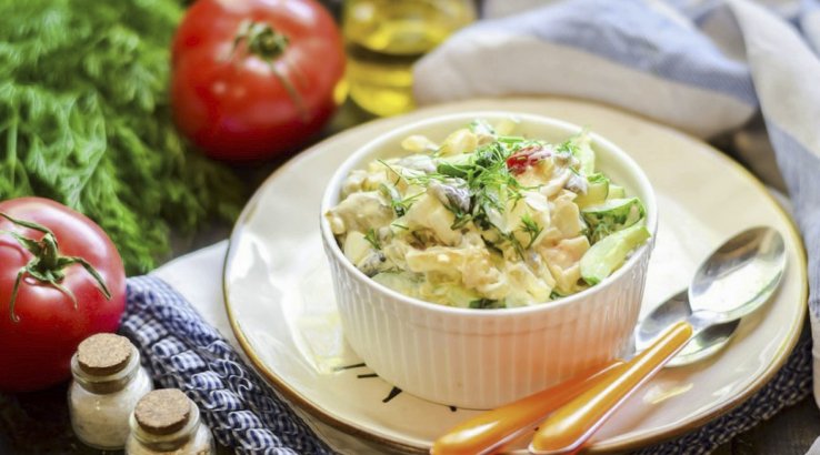 Салат з курятиною і кальмарами - рецепт