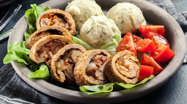 М’ясний рулет на мангалі