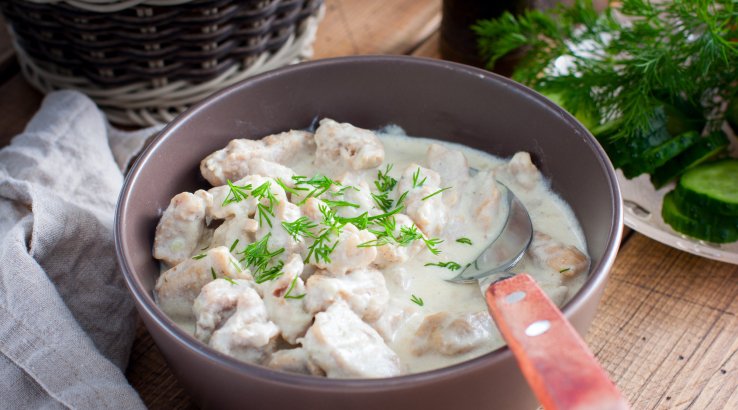 Куряче рагу в сметані