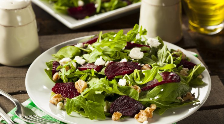 Салат з буряком і манго