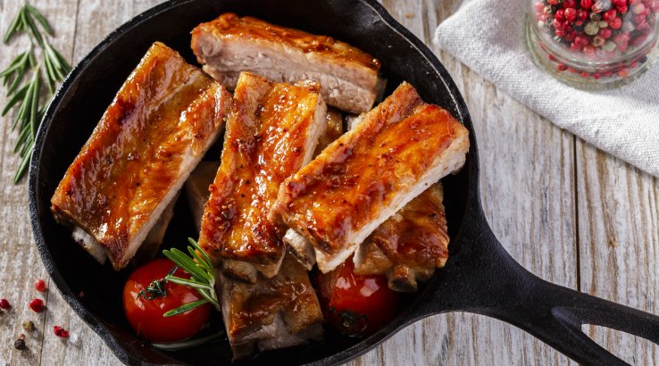 Свинячі реберця в пиві