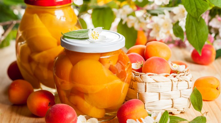 Варення з персиків з горіхами