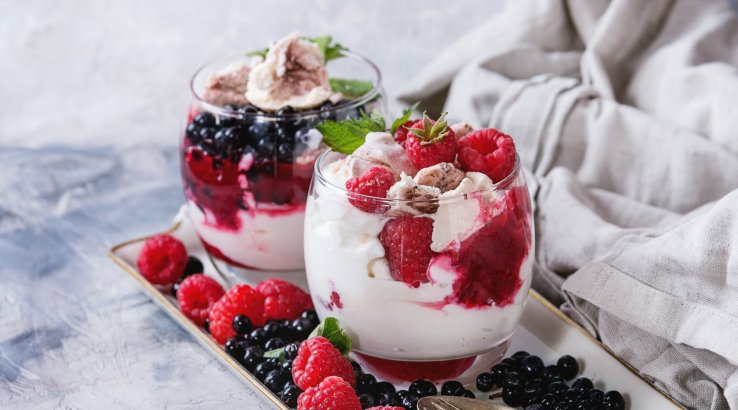 Ягідний трайфл з малиною і смородиною