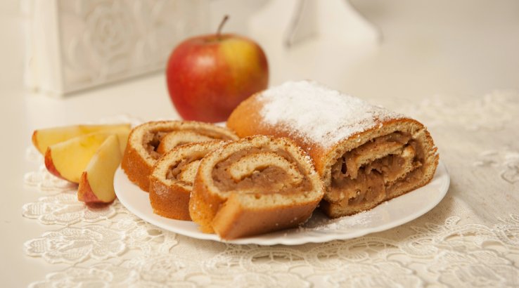 Рулет з натертих яблук