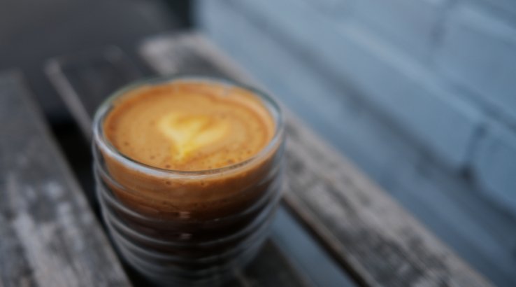 Кава капуоранж без молока, але з апельсиновим соком