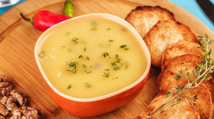 Суп з кабачками і лососем