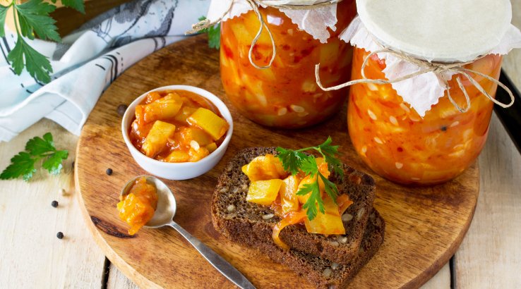 Салат з кабачків на зиму з томатною пастою