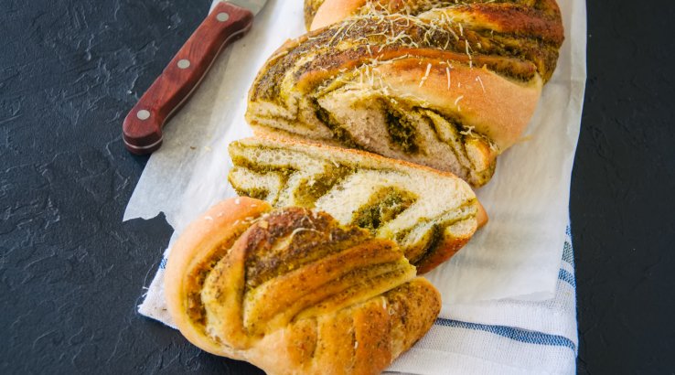 Плетений хліб зі шпинатом