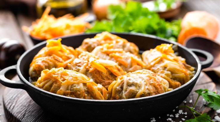 Трубочки з пекінської капусти з начинкою