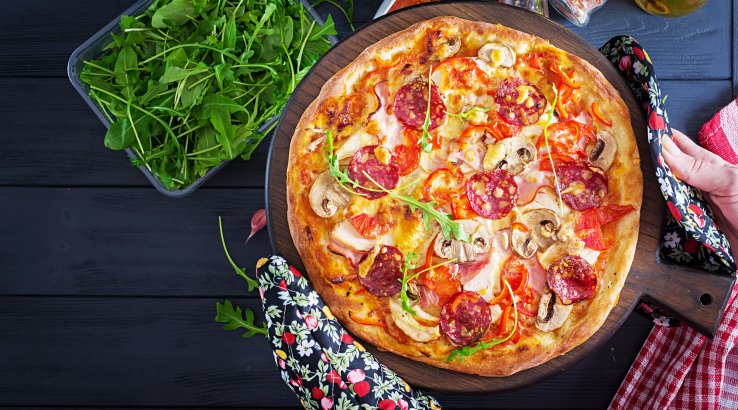 Піца на лаваші з ковбасою