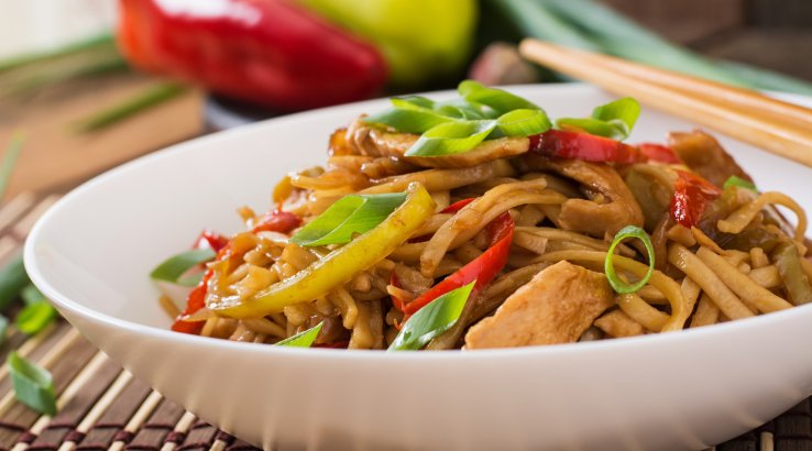 Локшина удон з курятиною