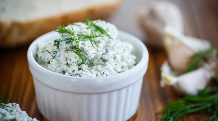 Плавлений сир з кропом