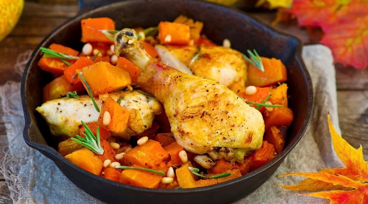 Запечені курячі гомілки з овочами