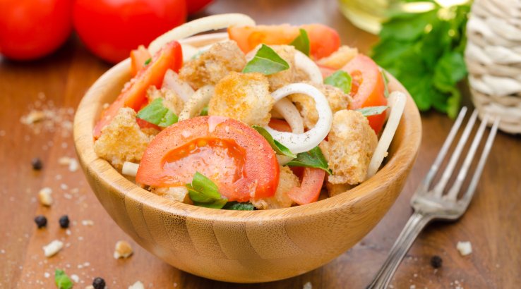 салат Панзанелла