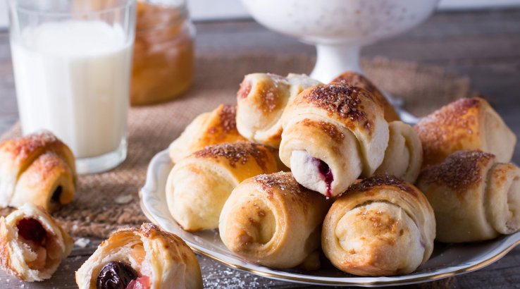 Рогалики на сирному тісті з повидлом