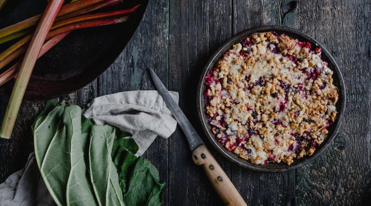 Крамбл з ревенем