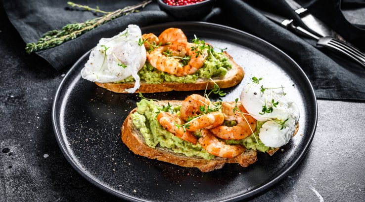 Яєчно-сирна закуска з маринованими креветками