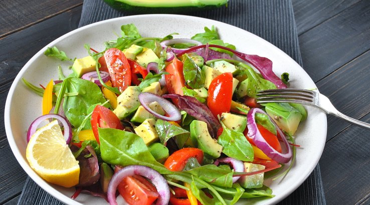 салат з авокадо в мексиканському стилі