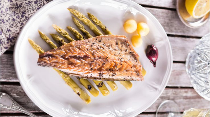Запечена скумбрія, маринована в соєвому соусі