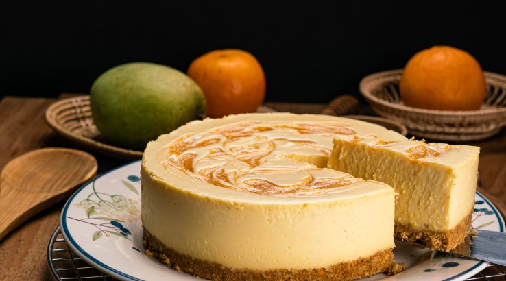 Манговий чизкейк зі згущенкою