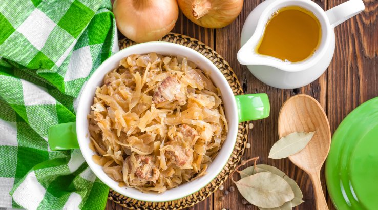 Тушкована капуста з фаршем