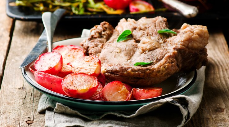 Смажена свинина і редиска