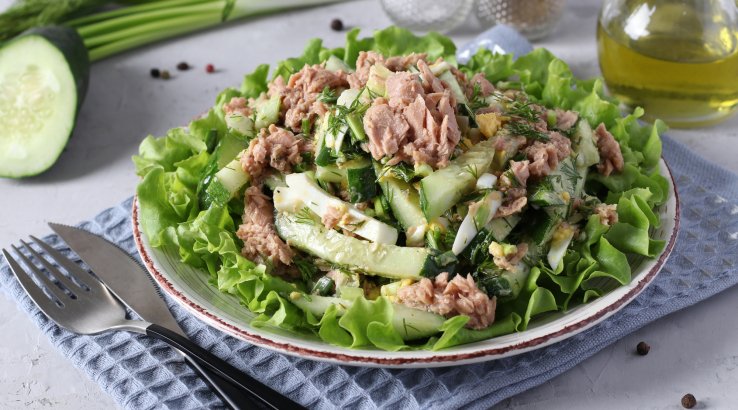Салат з тунцем