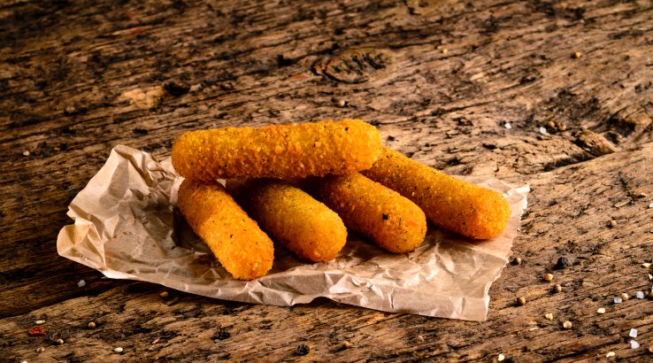 Палочки моцареллы во фритюре