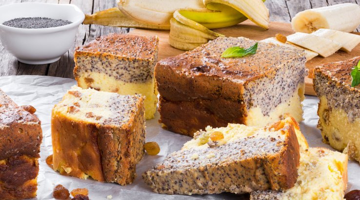 Сирник з маком та цукатами