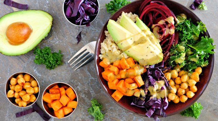 Боул з суперфудами і хумусом