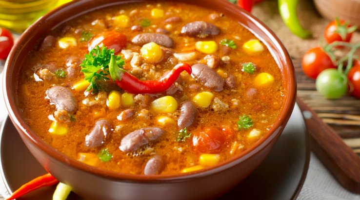 Суп з квасолею і перцем чилі