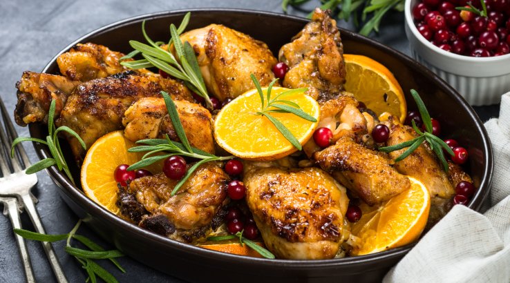 Курячі стегенця з журавлиною і апельсином