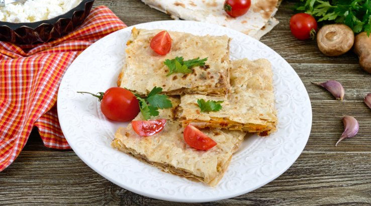 Турецький томатний пиріг з лаваша