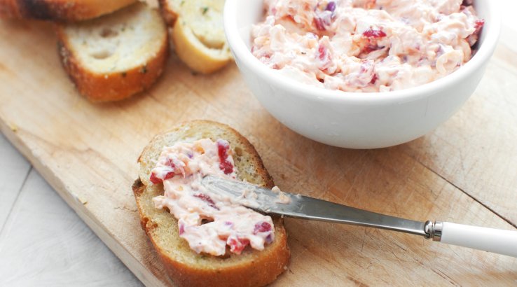 сирна намазка з томатами