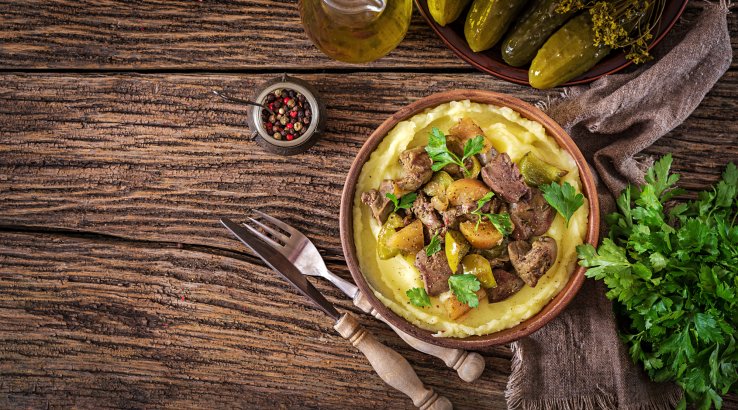 куряча печінка з  яблуками та картоплею