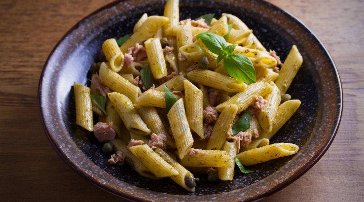 Паста з тунцем та страчателою