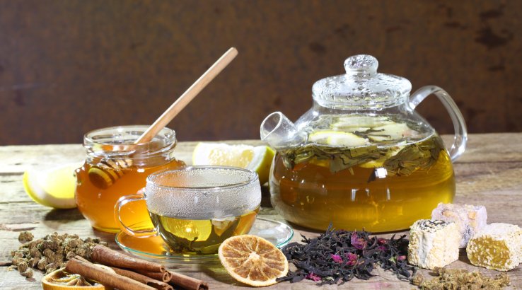 Зелений чай з корицею та імбиром