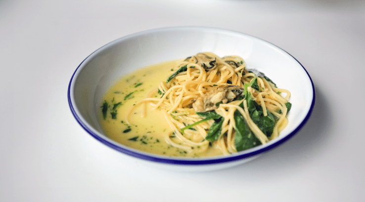 Паста Лимончело з устрицями та шпинатом