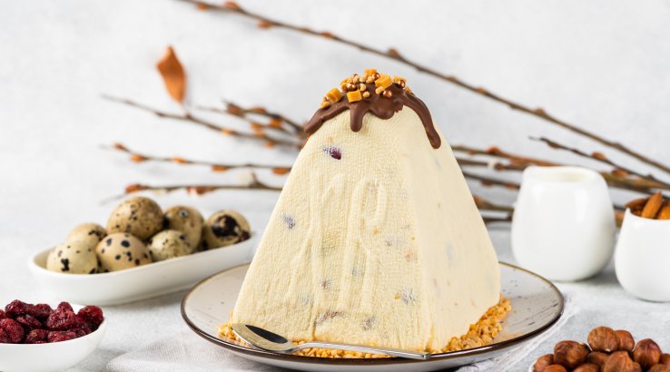 Сирна паска з родзинками