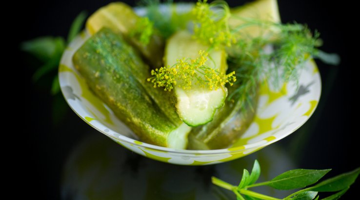 Малосольні огірки